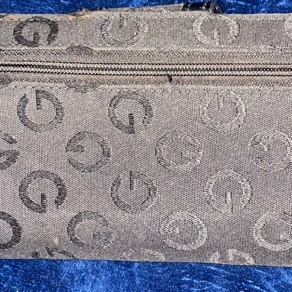 Guess Wallet - Picture 3 of 3